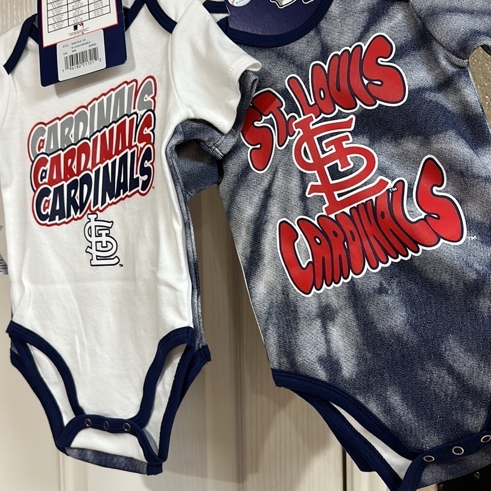 ST Louis Cardinals Infant Boys or Girls Tie Dye, 2-Pack Bodysuits 6-9 mo.s